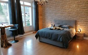 Chez Marlyse-Chambres Et Table D'Hotes